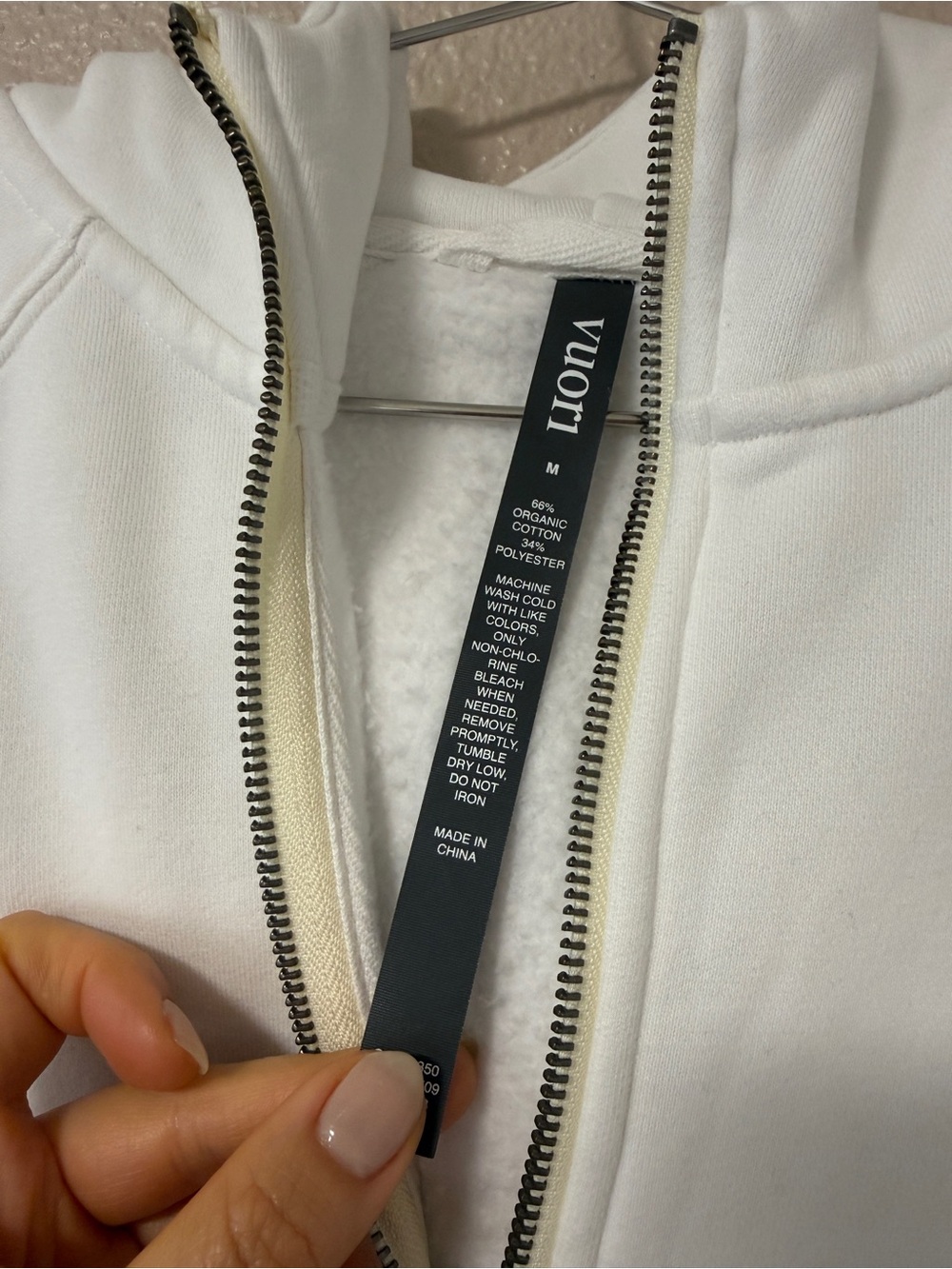 NWOT Vuori Restore Half Zip Hoodie Fleece Hoodie Athleisure Cropped Gym Top M - Picture 7 of 9